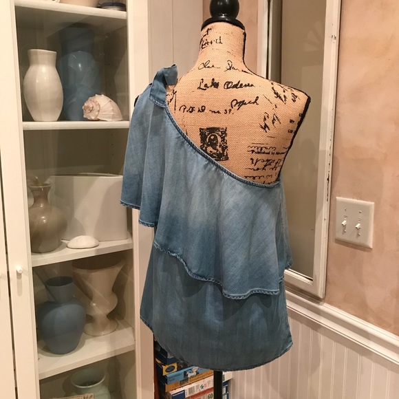 Cloth & Stone Sleeveless Chambray Top - Picture 4 of 6